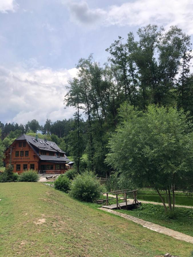 Kamenacka Myslivna Otel Moravany  Dış mekan fotoğraf